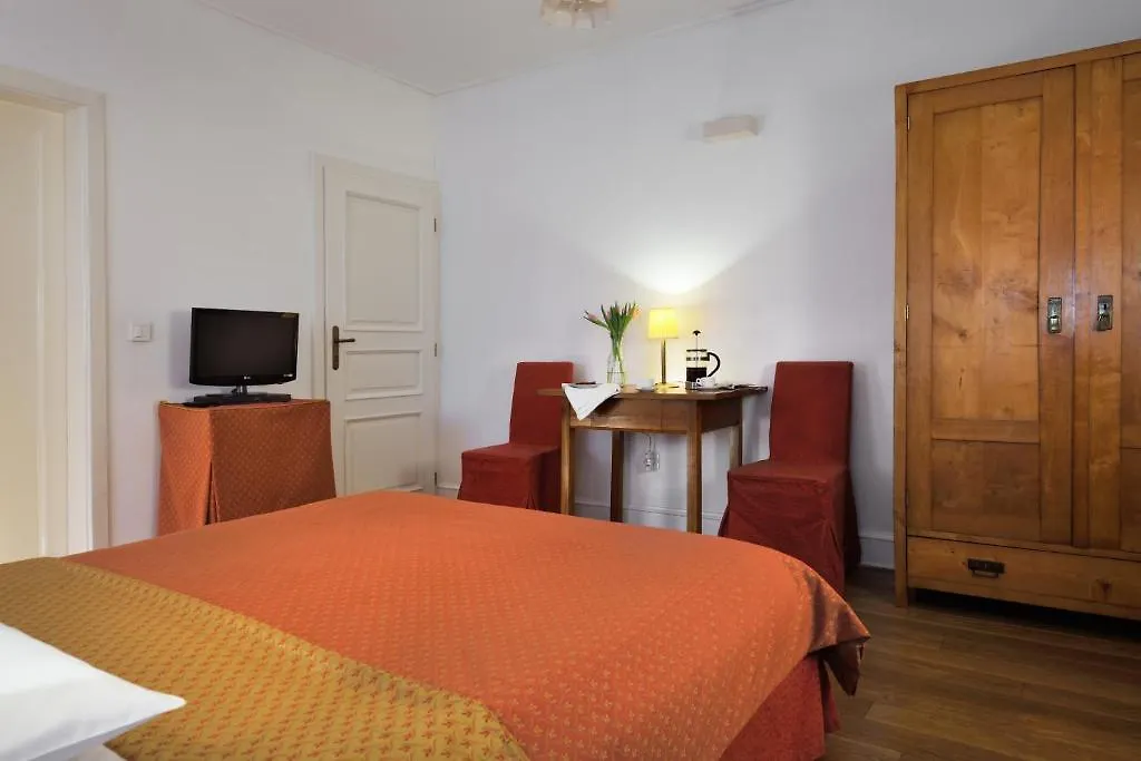 B&B Petra Varl Accommodation Ljubljana 2*,
